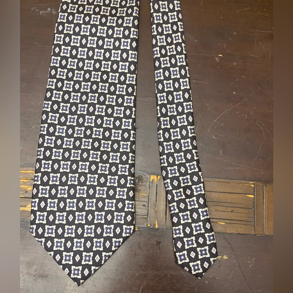 Jos. A. Bank Men's 100%Silk Tie -blue/black  Geometric Pattern Made In Italy
